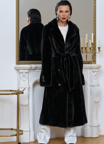 Шуба из меха норки с акцентными пуговицами Шуба из меха норки с акцентными пуговицами