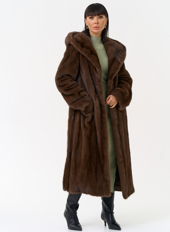 Женская шуба из меха норки с капюшоном 