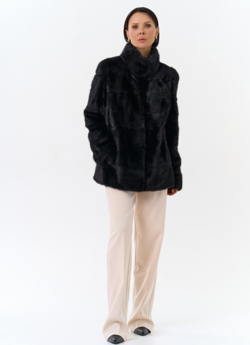Укороченная норковая шуба с воротником стойкой черного цвета Укороченная норковая шуба с воротником стойкой черного цвета