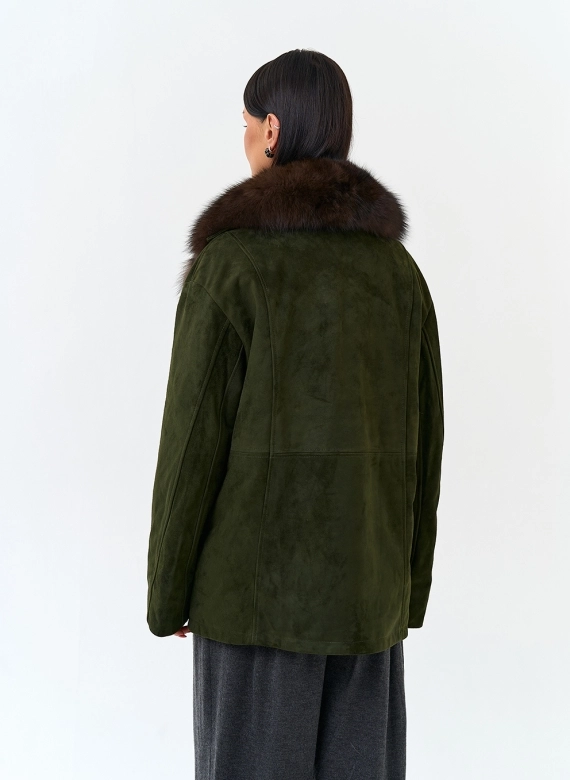 Женский пуховик из натуральной замши фото