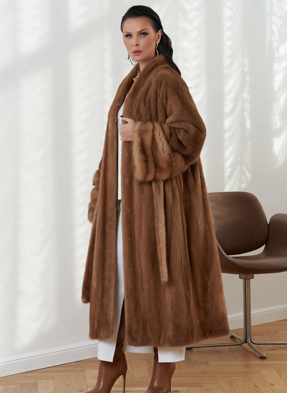 Женская шуба из скандинавской норки фото