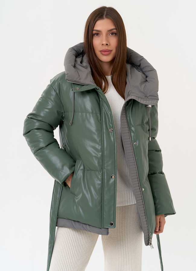 Женский пуховик из эко кожи с поясом модель № 30726 меха малина