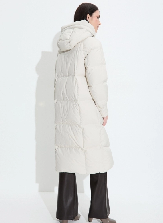 Женский пуховик с капюшоном фото