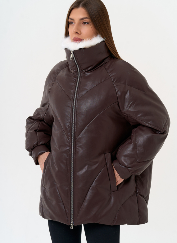 Женский пуховик из эко кожи коричневого цвета
