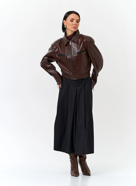 Короткая куртка из натуральной кожи фото