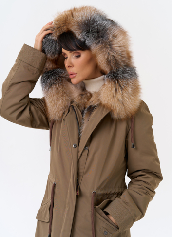 Женская парка с капюшоном из меха лисы