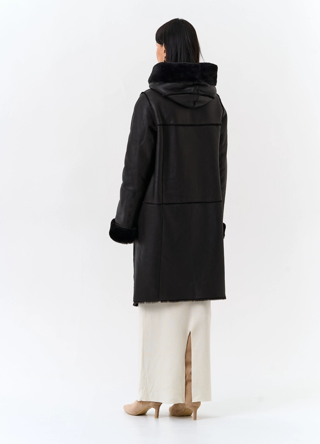 фото Женская натуральная дубленка с капюшоном модель № 32199