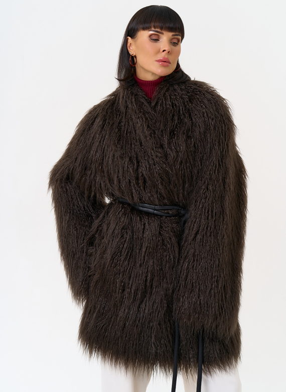 Женская шуба из эко меха коричневого цвета