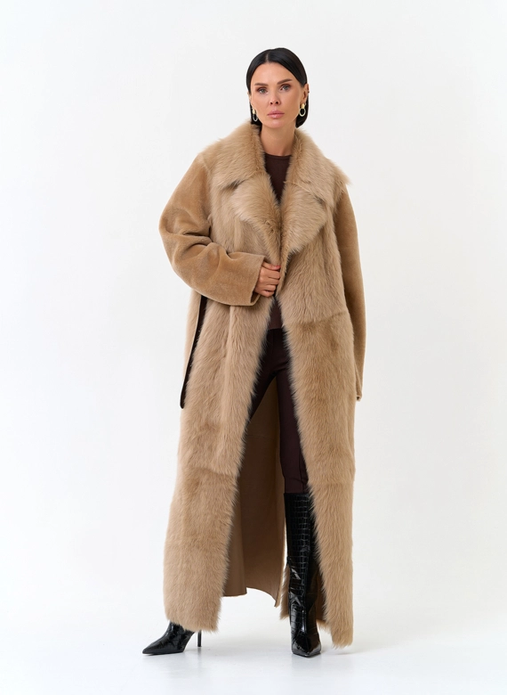 Женская двухсторонняя дубленка из натурального меха с английским воротником фото