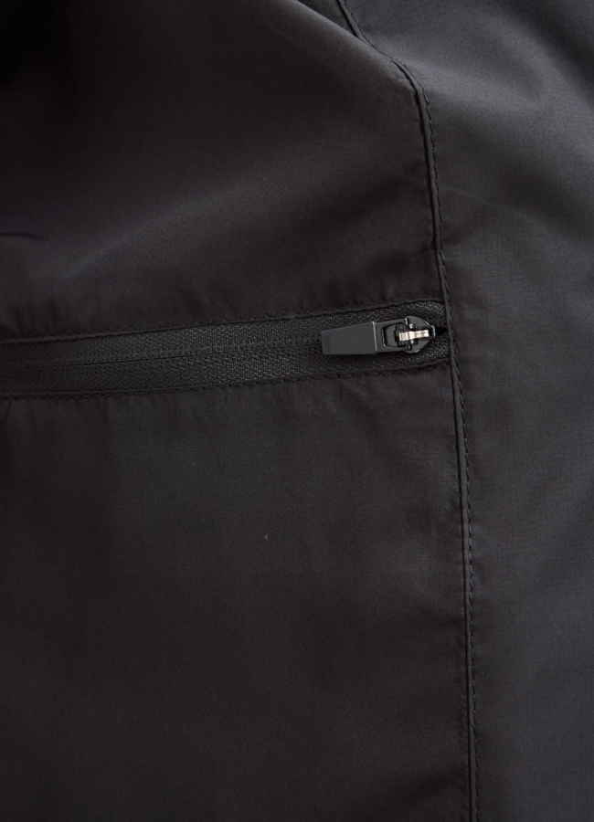 Мужской пуховик черного цвета  модель № 32033 универмаг малина