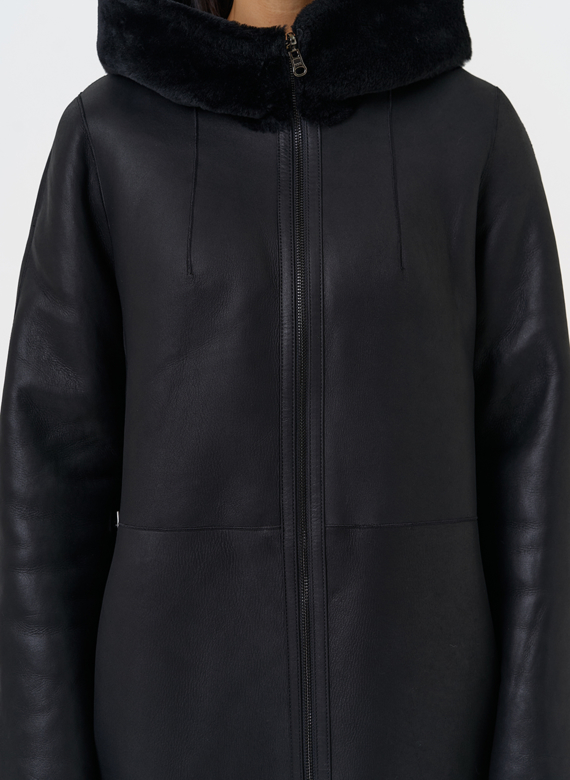 Натуральная двухсторонняя дубленка с капюшоном