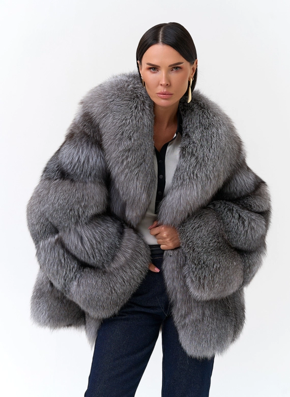 Шуба из меха чернобурой лисы